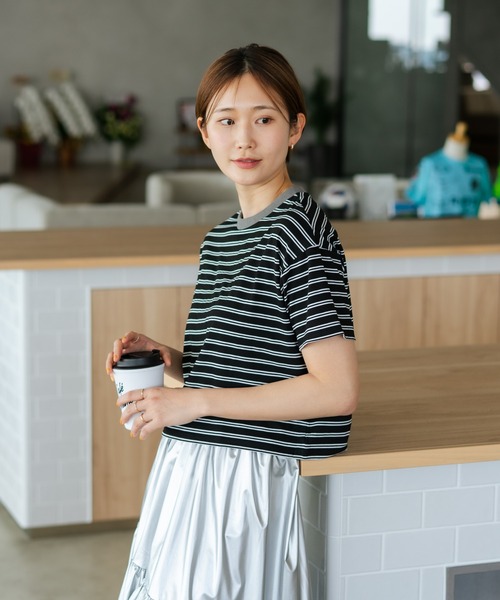 fort point（フォーポイント）の「【C-FORT POINT/フォートポイント】【ハイウエストと相性抜群！】 ボーダークロップド丈Ｔシャツ 細ボーダー 韓国ファッション スタイルアップ 短丈（Tシャツ/カットソー・レディース・ブラック/ブラウン/オフホワイト/ブルー・FREE）」の10枚目の写真
