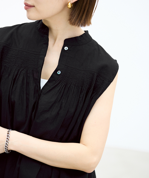 IENA(イエナ)の「AAYUSHI/アユーシ 別注ピンタックボイルブラウス SGN070151(シャツ/ブラウス・レディース・ブラック/ピンク・FREE)」の8枚目の写真