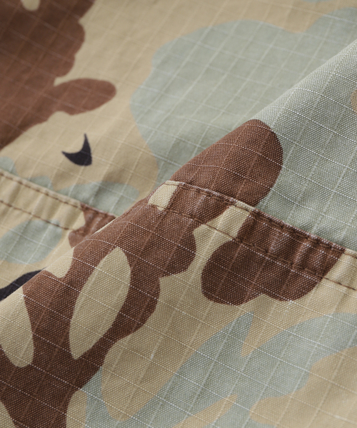 JOURNAL STANDARD（ジャーナルスタンダード）の「NOMARHYTHM / ノーマリズム Camo Flower Double Knee Pants（その他パンツ・メンズ・ベージュ・SMALL/MEDIUM）」の2枚目の写真