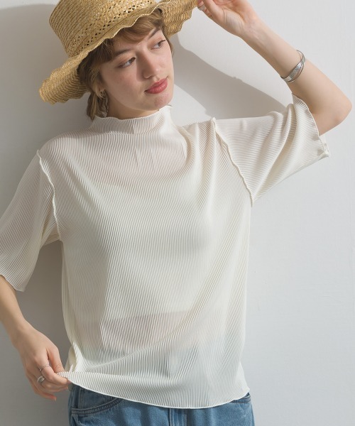 カットプリーツ　ボトルネックTシャツ