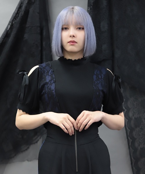 NIBBLE POISON(ニブルポイズン)の「バイカラー肩あきカットプルオーバー(Tシャツ/カットソー・レディース・ブラック/サックスブルー・MEDIUM)」の9枚目の写真