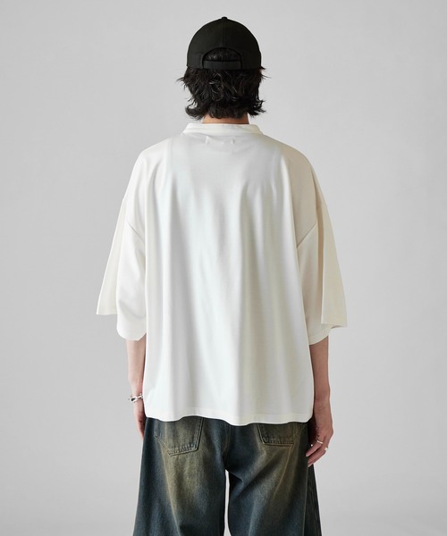 Lui's（ルイス）の「【Neucon】METAL BUTTON HENLEY NECK BIG TEE / メタルボタンヘンリーネックビッグTシャツ（Tシャツ/カットソー・メンズ・ブラック/ホワイト・1/2）」の5枚目の写真