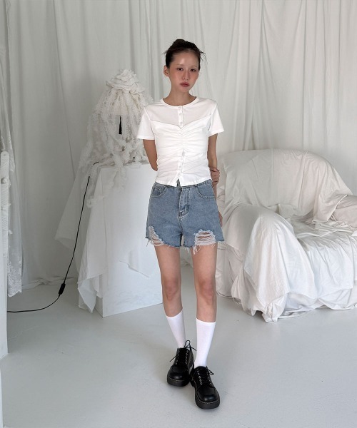 4INT.(フォイント)の「ヴィンテージ ダメージ ショート デニム パンツ(デニムパンツ・レディース・ライトブルー・S/M/L)」の19枚目の写真