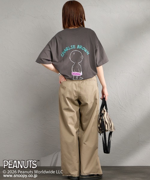 PEANUTS（ピーナッツ）の「[PEANUTS×JEANS FACTORY/ピーナッツ×ジーンズ ファクトリー] チャーリー・ブラウン / 刺繍プリントTシャツ（Tシャツ/カットソー・レディース・スミクロ/グレイッシュベージュ/ホワイト・S/M/L）」の9枚目の写真