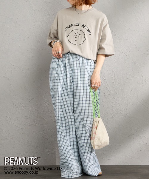 PEANUTS（ピーナッツ）の「[PEANUTS×JEANS FACTORY/ピーナッツ×ジーンズ ファクトリー] チャーリー・ブラウン / 刺繍プリントTシャツ（Tシャツ/カットソー・レディース・スミクロ/グレイッシュベージュ/ホワイト・S/M/L）」の10枚目の写真