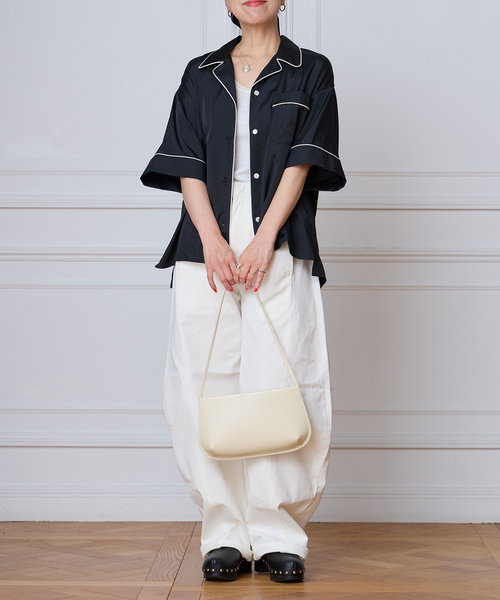 IENA LA BOUCLE(イエナラブークル)の「IENA LA BOUCLE サテン半袖シャツ(シャツ/ブラウス・レディース・ブラック/ベージュ系その他・FREE)」の8枚目の写真