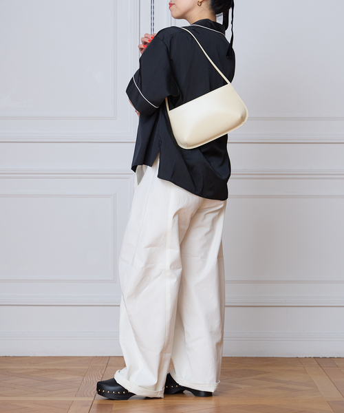 IENA LA BOUCLE(イエナラブークル)の「IENA LA BOUCLE サテン半袖シャツ(シャツ/ブラウス・レディース・ブラック/ベージュ系その他・FREE)」の9枚目の写真