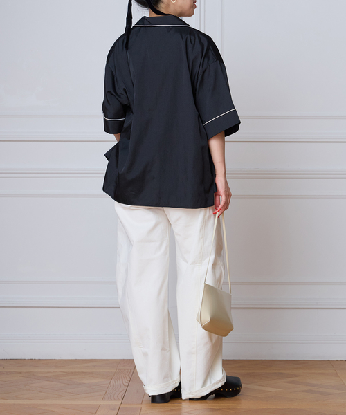 IENA LA BOUCLE(イエナラブークル)の「IENA LA BOUCLE サテン半袖シャツ(シャツ/ブラウス・レディース・ブラック/ベージュ系その他・FREE)」の10枚目の写真