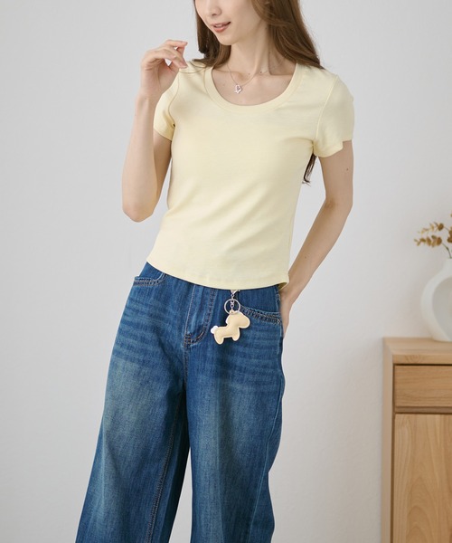 DAYRA(デイラ)の「バック カット デザイン リブ 半袖 トップス(Tシャツ/カットソー・レディース・ホワイト/チャコールグレー/ライトグレー/ブラック/ピンク/イエロー・FREE)」の5枚目の写真
