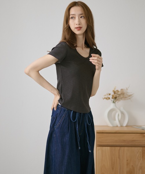 DAYRA(デイラ)の「バック カット デザイン リブ 半袖 トップス(Tシャツ/カットソー・レディース・ホワイト/チャコールグレー/ライトグレー/ブラック/ピンク/イエロー・FREE)」の15枚目の写真