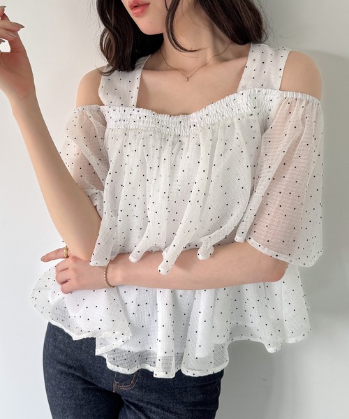 junoah（ジュノア）の「シアードットフリルトップス（シャツ/ブラウス・レディース・アイボリー/ホワイト/ブラック・SMALL/MEDIUM/LARGE）」の2枚目の写真