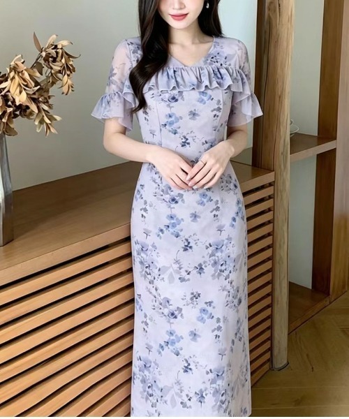 LUCPY(ラクピー)の「フラワープリントフリルワンピース(ワンピース・レディース・パープル・XX-LARGE/X-LARGE/LARGE/MEDIUM)」の3枚目の写真