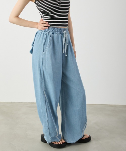 P.V.T(ピーブイティー)の「バックリボンカーブパンツ(デニムパンツ・レディース・サックスブルー/ブラック・M)」の11枚目の写真