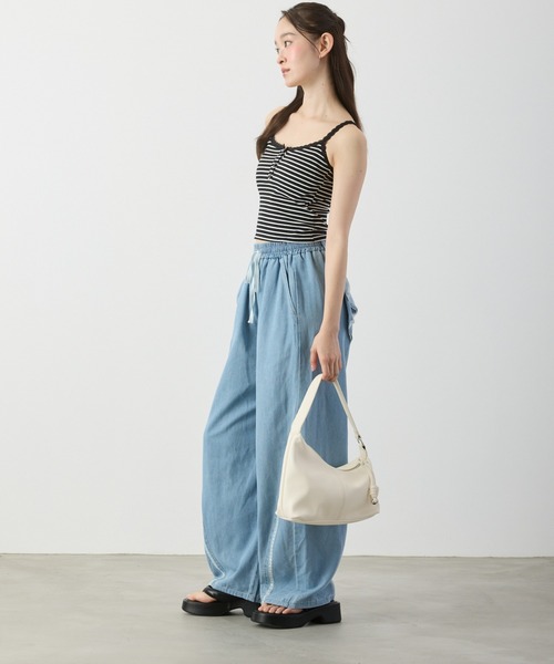 P.V.T(ピーブイティー)の「バックリボンカーブパンツ(デニムパンツ・レディース・サックスブルー/ブラック・M)」の17枚目の写真