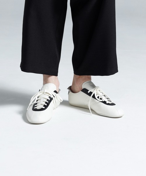 Y-3(ワイスリー)の「Y-3 TOKYO(スニーカー・メンズ・ホワイト×ブラック・25.5cm/26.5cm/27.5cm/24.0cm/26.0cm/27.0cm/28.0cm/24.5cm/23.0cm/23.5cm/25.0cm)」の1枚目の写真