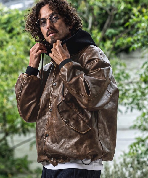 CAMBIO(カンビオ)の「mj11657- Vintage Finish Faux Leather Layered Hood Jacket レイヤードフードジャケット(MIU-262-005)(ブルゾン・メンズ・ブラウン/ブラック・L/M/S)」の22枚目の写真