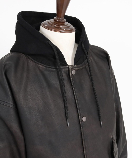 CAMBIO(カンビオ)の「mj11657- Vintage Finish Faux Leather Layered Hood Jacket レイヤードフードジャケット(MIU-262-005)(ブルゾン・メンズ・ブラウン/ブラック・L/M/S)」の7枚目の写真