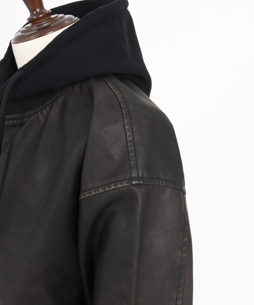 CAMBIO(カンビオ)の「mj11657- Vintage Finish Faux Leather Layered Hood Jacket レイヤードフードジャケット(MIU-262-005)(ブルゾン・メンズ・ブラウン/ブラック・L/M/S)」の9枚目の写真