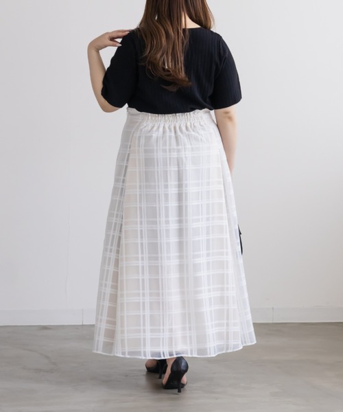 CLETTE(クレット)の「CLETTEオリジナルスクエアネックリブニットプルオーバー(ニット/セーター・レディース・パープル/グリーン/ブラック・LL/4L/3L)」の6枚目の写真