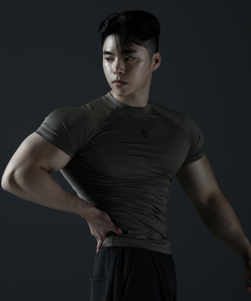 CARMID（カミド）の「コンプレッション半袖 [カーキ]（Tシャツ/カットソー・メンズ・その他・1/2/3）」の5枚目の写真