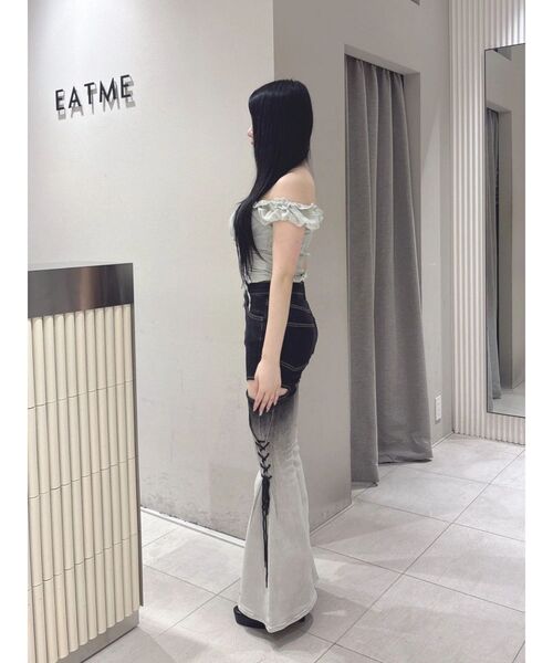 EATME(イートミー)の「サイドレースアップカットアウトデニムパンツ(デニムパンツ・レディース・ライトブルー・MEDIUM/SMALL)」の4枚目の写真