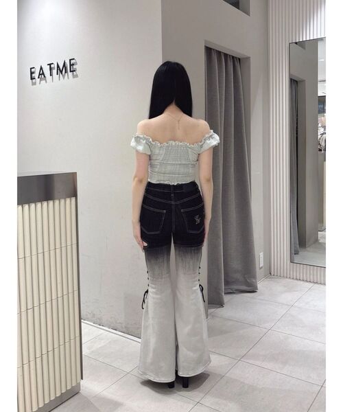 EATME(イートミー)の「サイドレースアップカットアウトデニムパンツ(デニムパンツ・レディース・ライトブルー・MEDIUM/SMALL)」の5枚目の写真