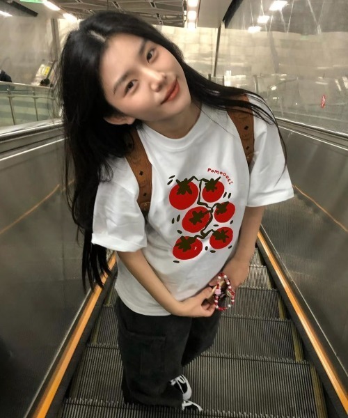 FreeZone(フリーゾーン)の「トマトプリント T シャツ(Tシャツ/カットソー・メンズ・ブラック/ネイビー/ホワイト・FREE)」の4枚目の写真