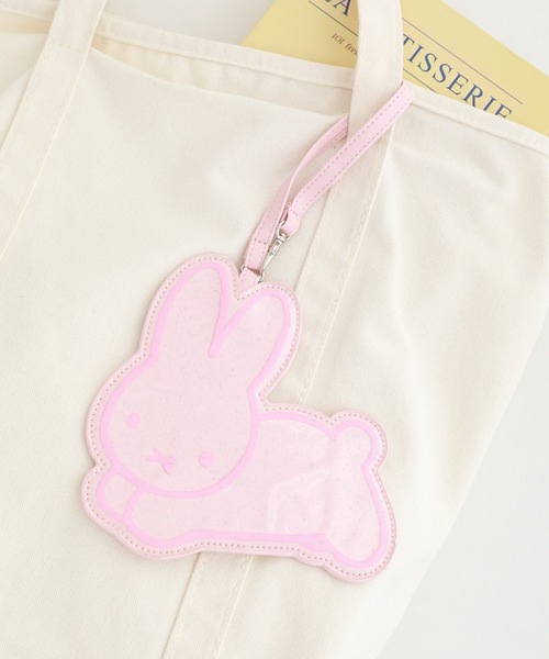 Miffy( ミッフィー)の「miffy ミッフィー うさぎシリーズ パスケース 合皮(パスケース・レディース・ピンク・FREE)」の1枚目の写真