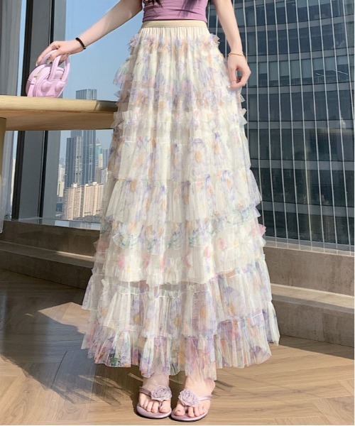 &soiree(アンドソワレ)の「ウエストゴムフリルティアード花柄チュールスカート(スカート・レディース・ホワイト・X-LARGE/LARGE/MEDIUM/SMALL)」の1枚目の写真