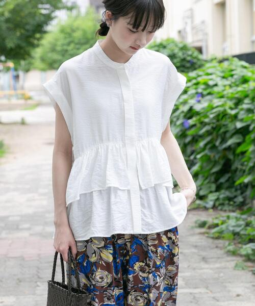 ITEMS URBANRESEARCH(アイテムズ アーバンリサーチ)の「フリル切り替えブラウス(シャツ/ブラウス・レディース・ラベンダー/モカ/ホワイト・FREE)」の1枚目の写真