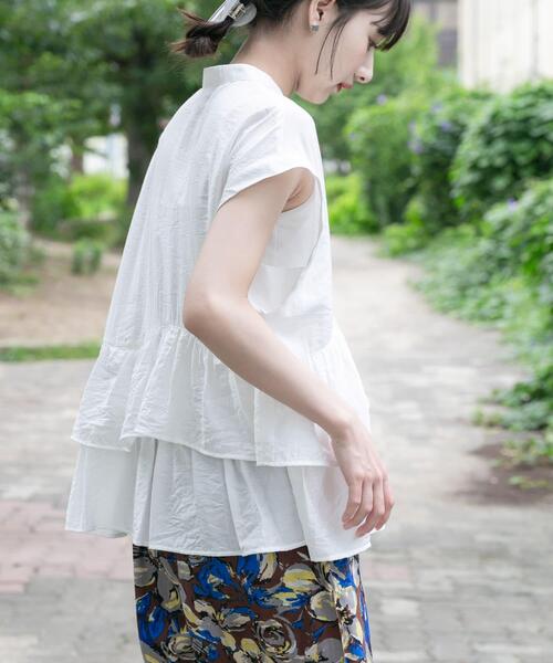 ITEMS URBANRESEARCH(アイテムズ アーバンリサーチ)の「フリル切り替えブラウス(シャツ/ブラウス・レディース・ラベンダー/モカ/ホワイト・FREE)」の7枚目の写真