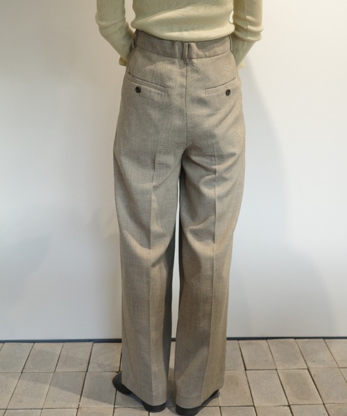 CLANE(クラネ)の「CLANE 2WAY TUCK STRAIGHT PANTS(その他パンツ・レディース・ブラック/ブラウン/その他・1/2)」の8枚目の写真