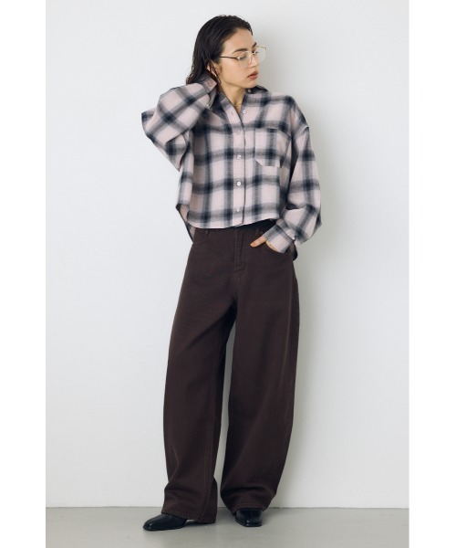 AZUL by moussy(アズールバイマウジー)の「【身長/骨格別着用画像あり】AZUL DENIM カラーワイドデニム 秋服 ロングパンツ ジーンズ カラーパンツ カラーデニム(デニムパンツ・レディース・カーキ/ブラウン/ピンク・27inch/26inch/25inch/24inch/23inch)」の10枚目の写真