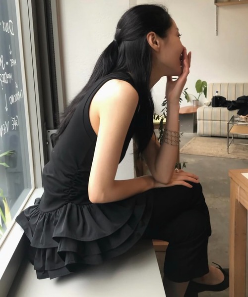 ADORE ノースリーブ トップス ティアード フリル ブラック 38 セール】ティアードフリル付きノースリーブトップス（Tシャツ