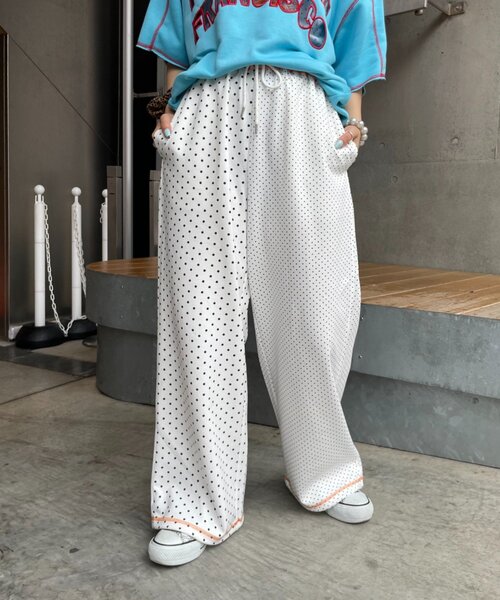 HELLO.SANFRANCISCO(ハローサンフランシスコ)の「【HELLO.SANFRANCISCO】アシメドット柄スウェットワイドパンツ(スウェットパンツ・レディース・ホワイト/ブラック・ONE SIZE)」の4枚目の写真