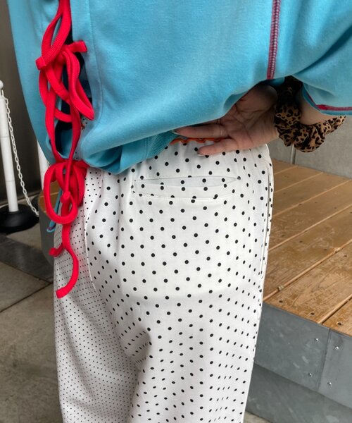 HELLO.SANFRANCISCO(ハローサンフランシスコ)の「【HELLO.SANFRANCISCO】アシメドット柄スウェットワイドパンツ(スウェットパンツ・レディース・ホワイト/ブラック・ONE SIZE)」の11枚目の写真