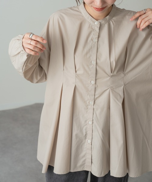 refinedworks(リファインドワークス)の「【refinedworks】360度 美シルエット !フロント タック バンドカラー チュニック シャツ(シャツ/ブラウス・レディース・チャコールグレー/パープル/ベージュ・FREE)」の6枚目の写真