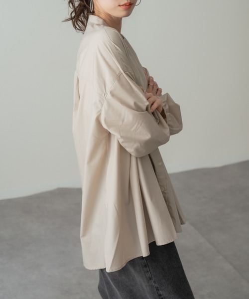 refinedworks(リファインドワークス)の「【refinedworks】360度 美シルエット !フロント タック バンドカラー チュニック シャツ(シャツ/ブラウス・レディース・チャコールグレー/パープル/ベージュ・FREE)」の11枚目の写真