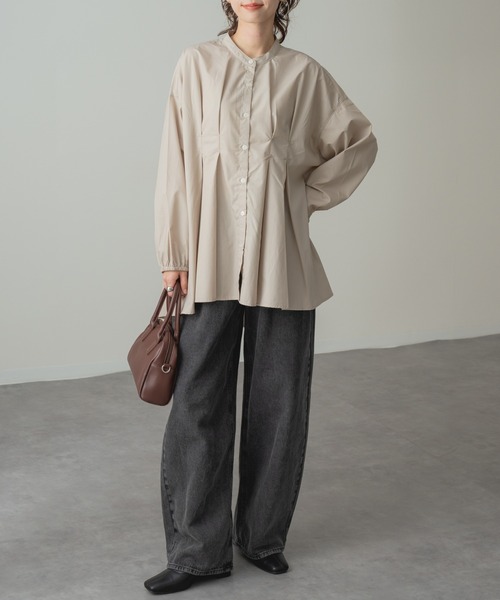 refinedworks(リファインドワークス)の「【refinedworks】360度 美シルエット !フロント タック バンドカラー チュニック シャツ(シャツ/ブラウス・レディース・チャコールグレー/パープル/ベージュ・FREE)」の21枚目の写真