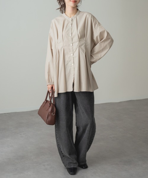 refinedworks(リファインドワークス)の「【refinedworks】360度 美シルエット !フロント タック バンドカラー チュニック シャツ(シャツ/ブラウス・レディース・チャコールグレー/パープル/ベージュ・FREE)」の22枚目の写真