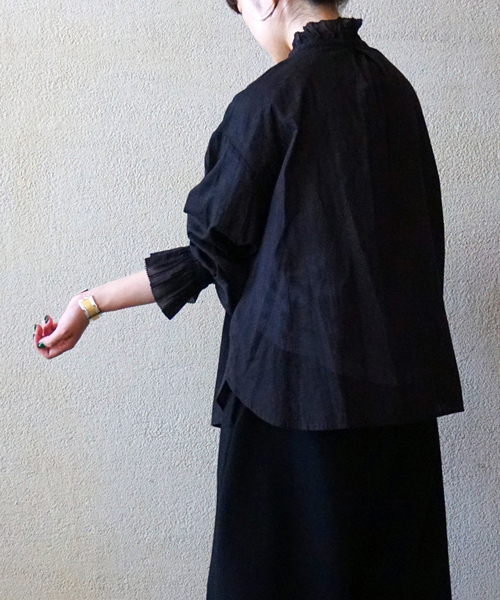 JOURNAL STANDARD LUXE(ジャーナルスタンダード ラックス)の「コットンローン フリルブラウス(シャツ/ブラウス・レディース・ブラック/ホワイト・FREE)」の4枚目の写真