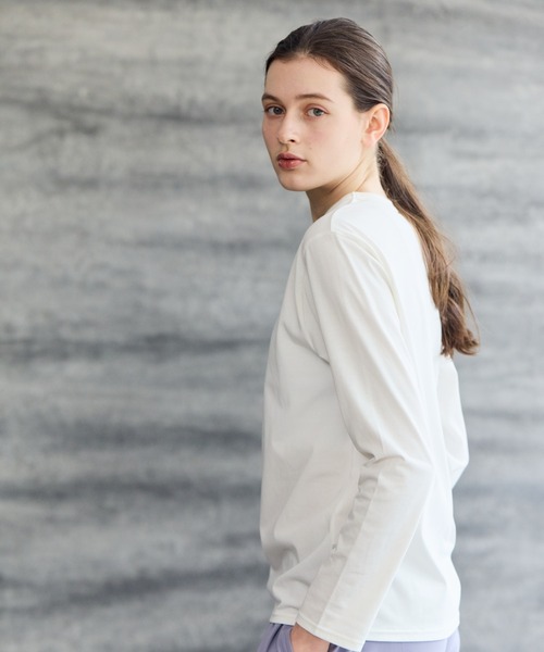 Julier Yoga and Relax(ジュリエヨガアンドリラックス)の「Julier コンディショニングロングスリーブTee(Tシャツ/カットソー・レディース・ホワイト/ネイビー・1/2)」の20枚目の写真