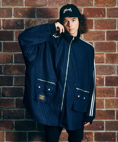 glamb（グラム）の「Cinematic Spin Logo Cap / シネマティックスピンロゴキャップ（キャップ・メンズ・ブラック/グリーン/インディゴブルー/ブラウン・FREE）」の13枚目の写真