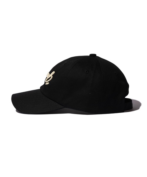 glamb（グラム）の「Cinematic Spin Logo Cap / シネマティックスピンロゴキャップ（キャップ・メンズ・ブラック/グリーン/インディゴブルー/ブラウン・FREE）」の21枚目の写真