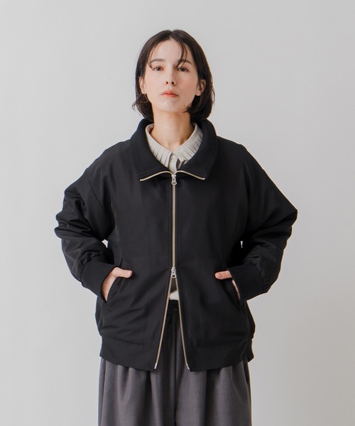 Kelen(ケレン)の「「KELEN / ケレン」バックタックハイネックブルゾン(ブルゾン・レディース・ブラウン/ネイビー/ブラック・S/M)」の2枚目の写真