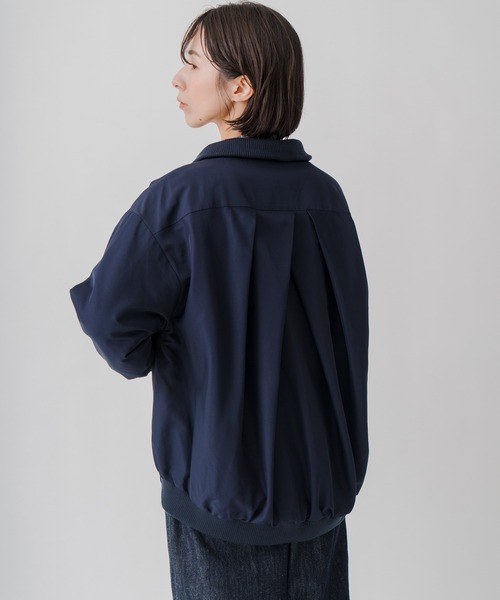 Kelen(ケレン)の「「KELEN / ケレン」バックタックハイネックブルゾン(ブルゾン・レディース・ブラウン/ネイビー/ブラック・S/M)」の17枚目の写真