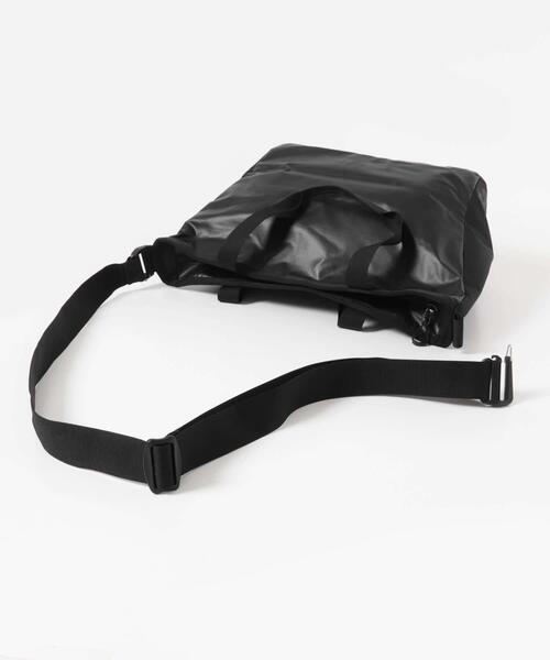 SALOMON(サロモン)の「SALOMON EXTENDED TOTEBAG SMALL(トートバッグ・メンズ・ブラック・FREE)」の5枚目の写真