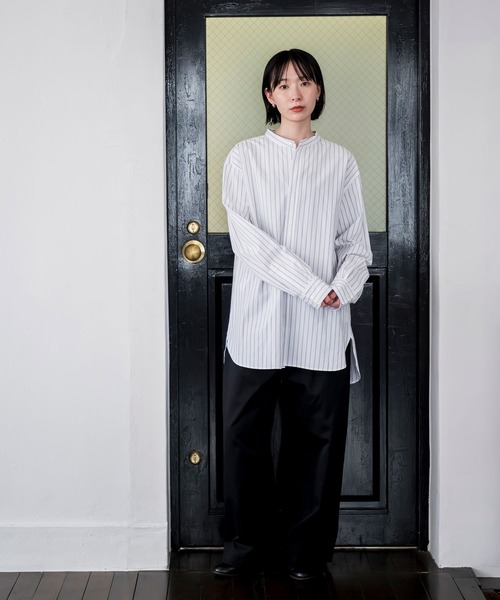 kuros'(クロス)の「【kuros’オリジナル】ストライプバンドカラーシャツ 日本製 UNISEX(シャツ/ブラウス・レディース・ブラック/ホワイト・SMALL/LARGE/MEDIUM/X-LARGE)」の16枚目の写真