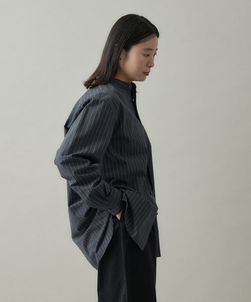 kuros'(クロス)の「【kuros’オリジナル】ストライプバンドカラーシャツ 日本製 UNISEX(シャツ/ブラウス・レディース・ブラック/ホワイト・SMALL/LARGE/MEDIUM/X-LARGE)」の3枚目の写真