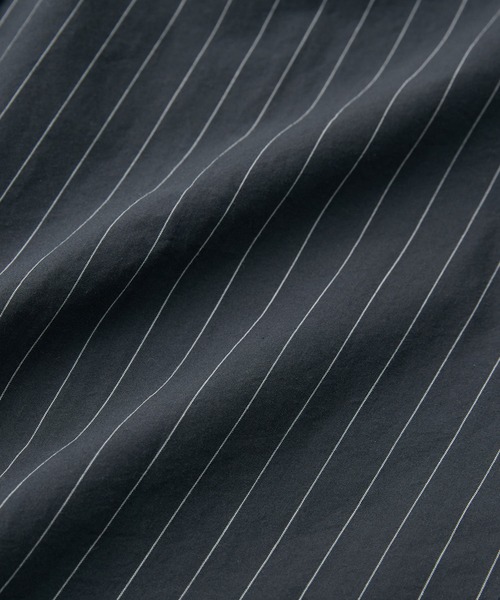 kuros'(クロス)の「【kuros’オリジナル】ストライプバンドカラーシャツ 日本製 UNISEX(シャツ/ブラウス・レディース・ブラック/ホワイト・SMALL/LARGE/MEDIUM/X-LARGE)」の11枚目の写真